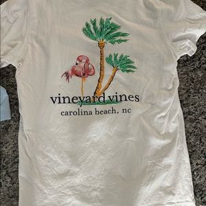 Men’s M vinyard vines limited edition Carolina Beach shirt, fits like a XS